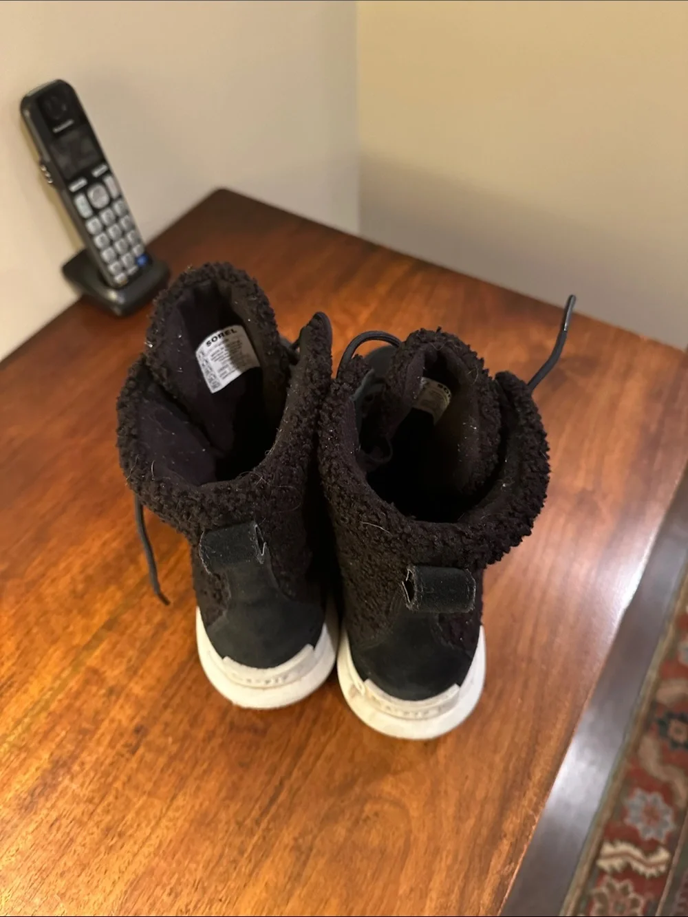 Sorel Sz 7.5 Black Sherpa-Style Lace Boot